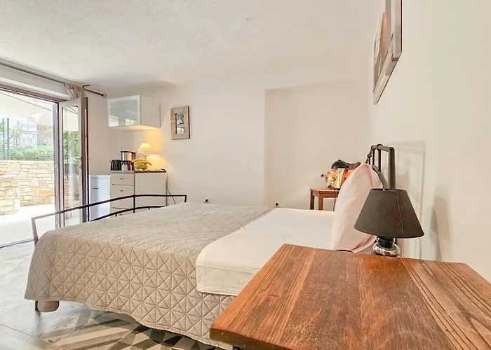 Carla Novigrad Istria